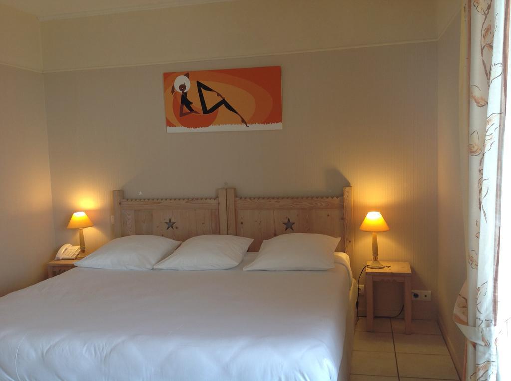 Hotel L'Oasis Évian-les-Bains Habitación foto