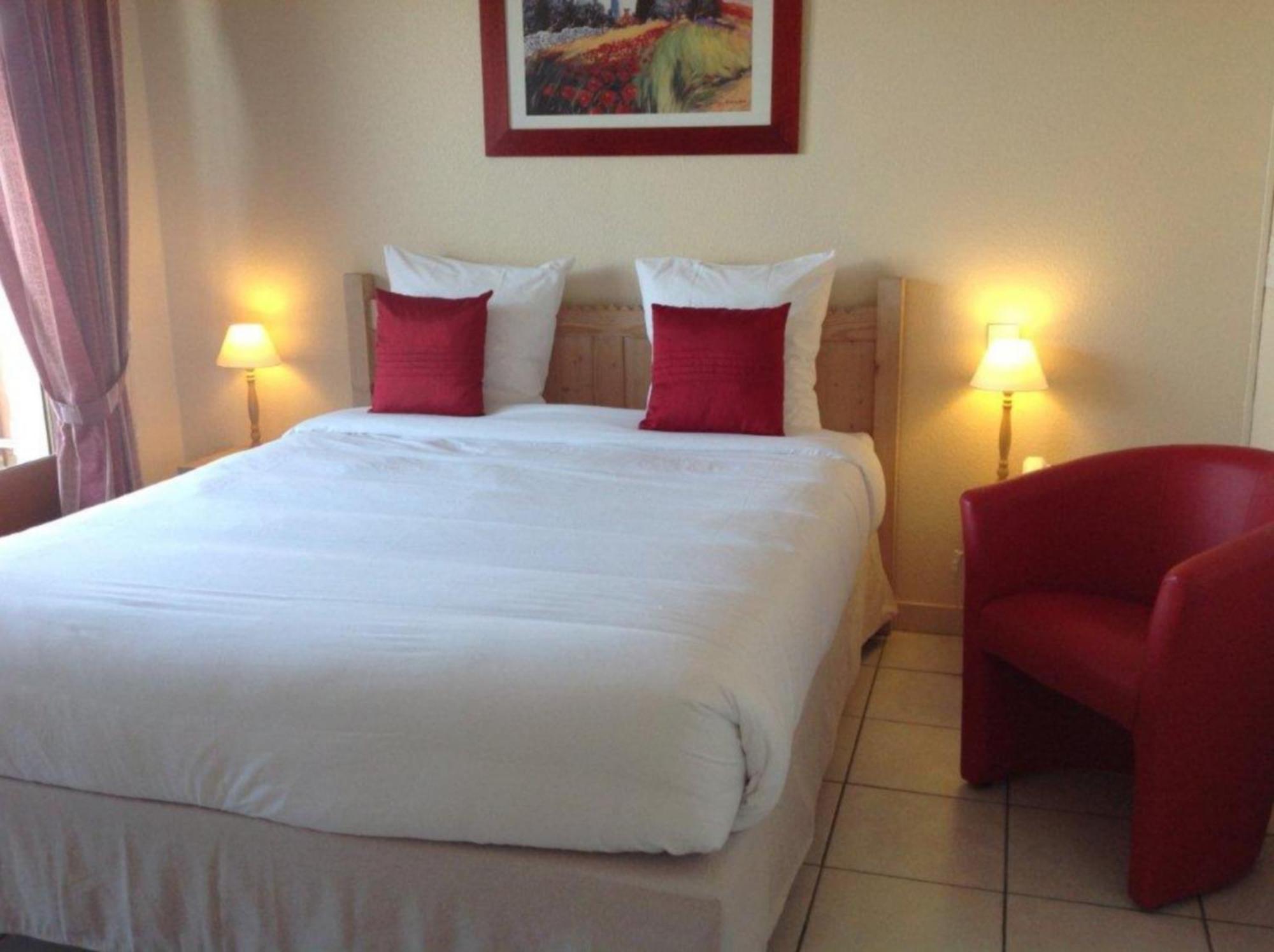 Hotel L'Oasis Évian-les-Bains Habitación foto