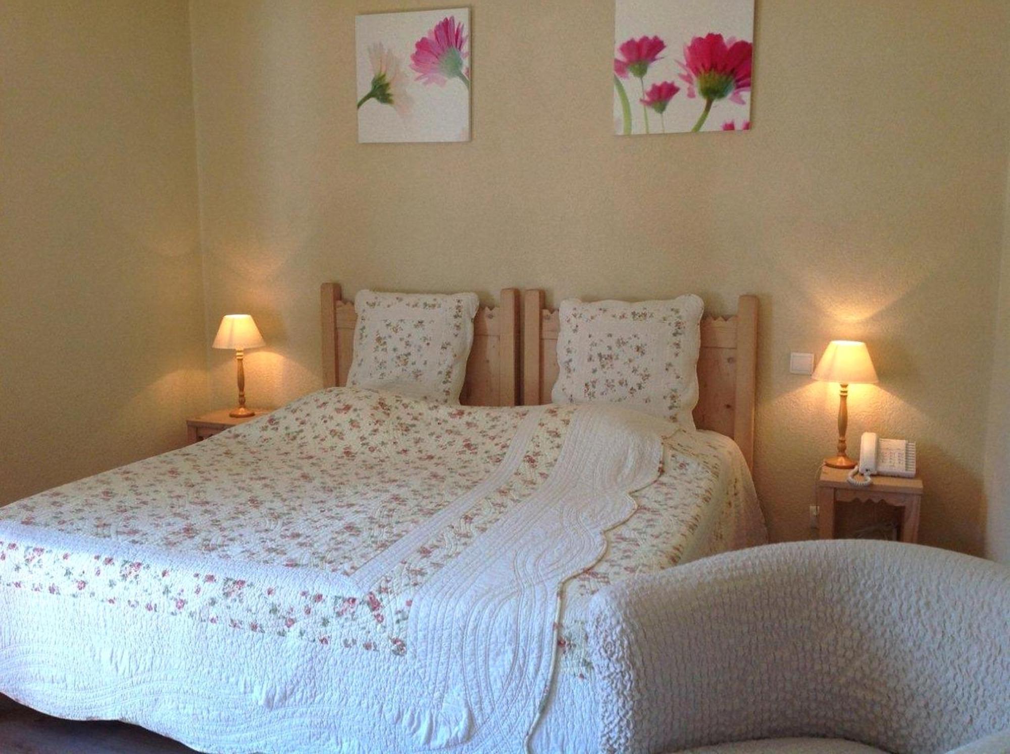 Hotel L'Oasis Évian-les-Bains Habitación foto