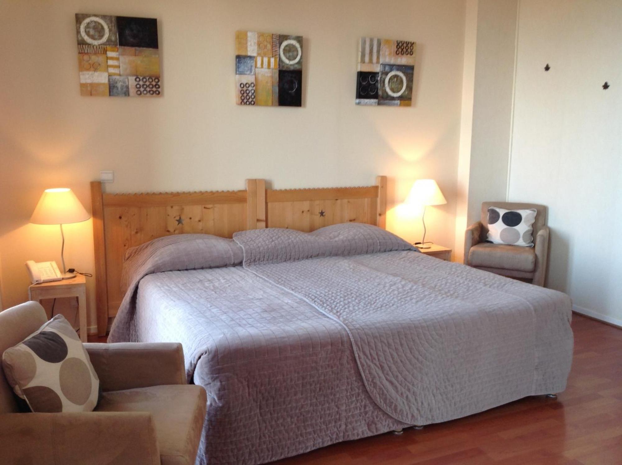 Hotel L'Oasis Évian-les-Bains Habitación foto