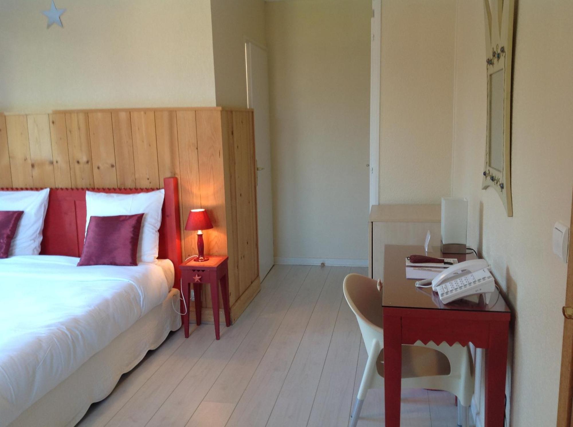 Hotel L'Oasis Évian-les-Bains Habitación foto